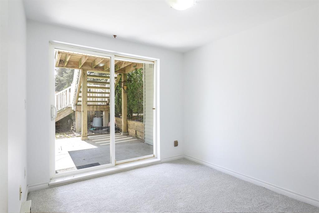 1 – 995 Lynn Valley Road